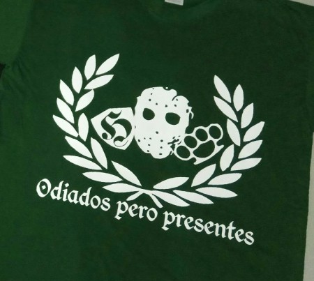 /products/camiseta-odiados-pero-presentes/